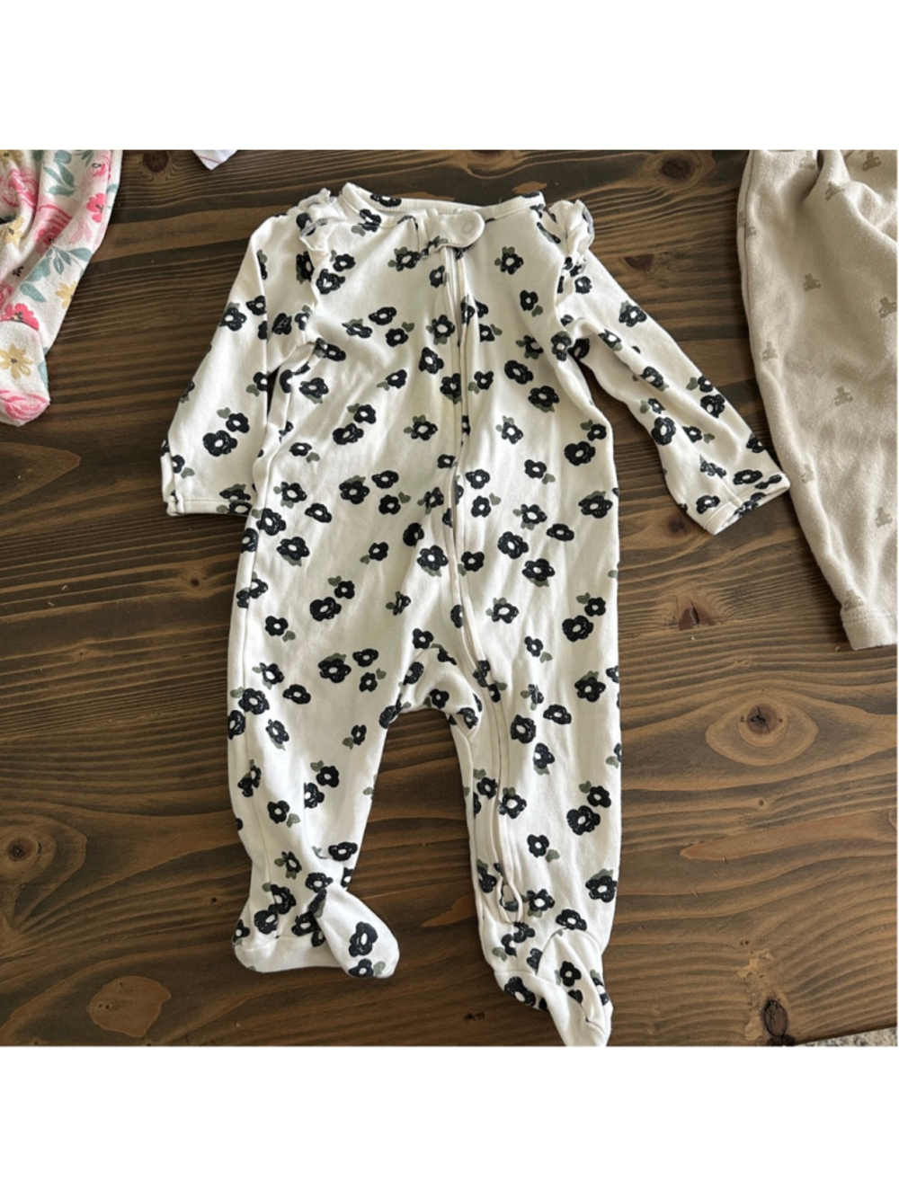Baby Girl Clothing Lot 3-6M Gap Old Navy Floral Sleepers 6 Pc - Picture 6 of 13